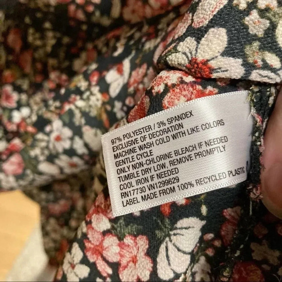 KNOX ROSE Blouse Dark Floral Crochet Detail Long Sleeve Size Medium - Picture 5 of 6